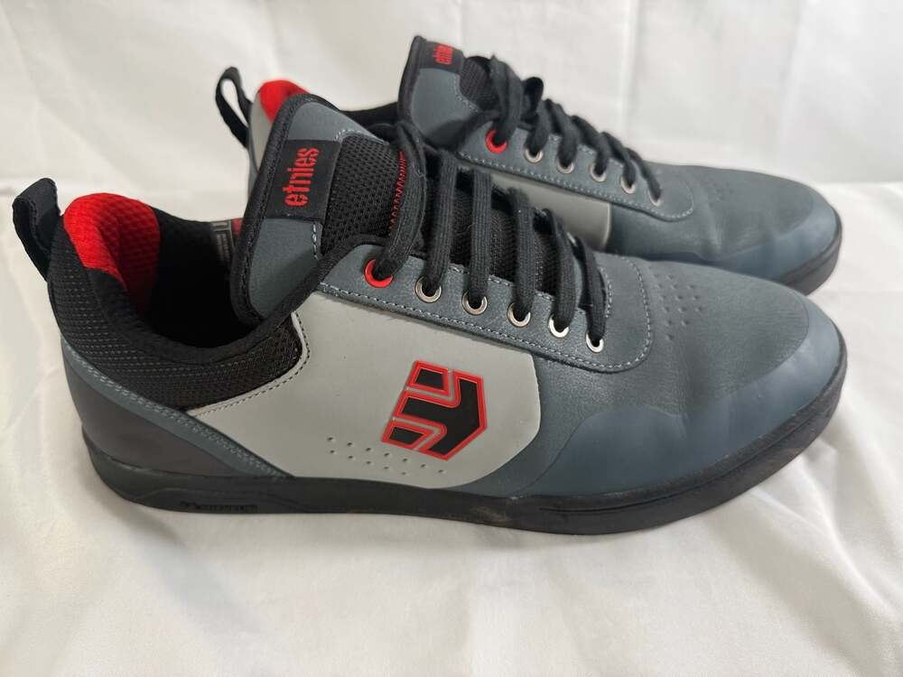 Etnies Culvert MTB Mountain Bike Shoes - Dark Grey/Grey/Red